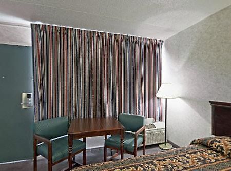 America'S Best Value Inn & Suites - Memphis/Graceland Chambre photo